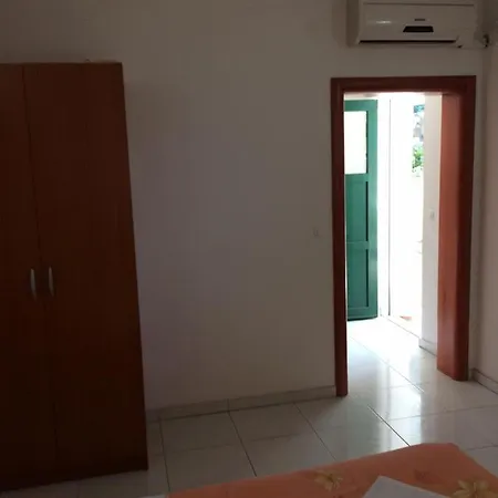 شقة Zaostrog 12951b بوداكا